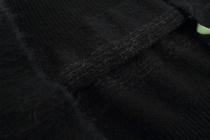 OFF-WHITE Black and gray gradient OW mohair striped arrow sweater 387